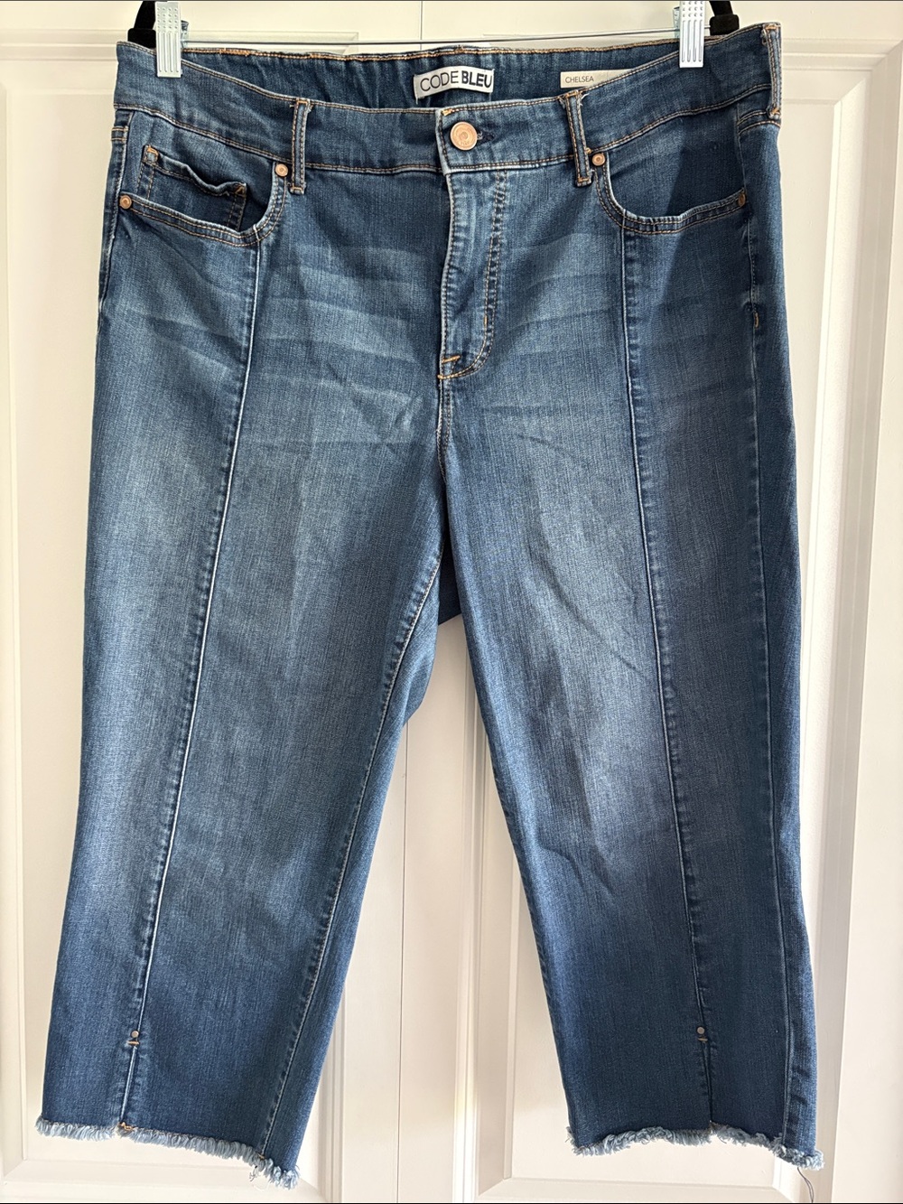 Code Bleu Relaxed Mid-Rise Blue Denim  Capri Jeans Size 16W • Chelsea Style